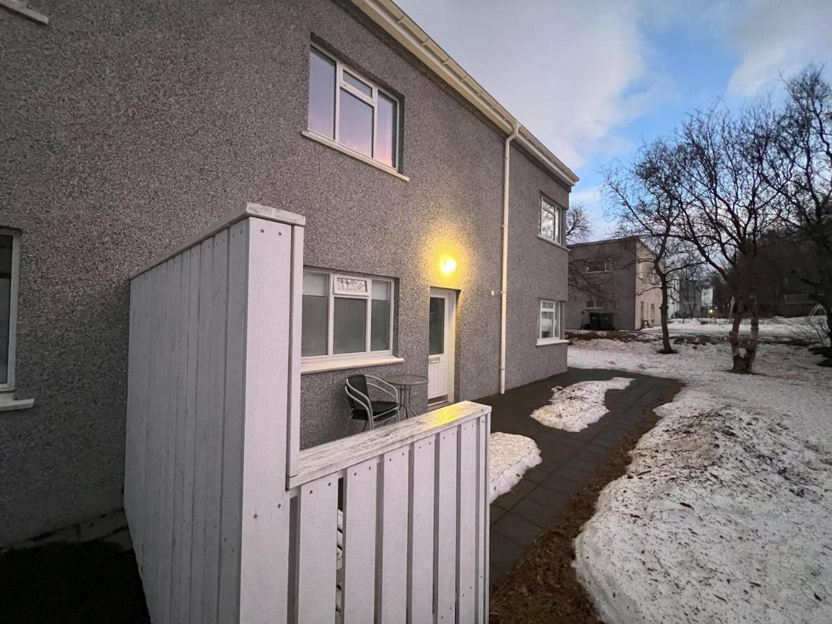 Guesthouse Akureyri - Apartments Near Down Town Exterior foto